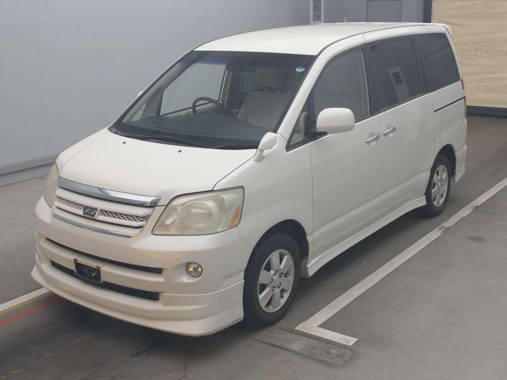 2005 Toyota Noah AZR60G[0]