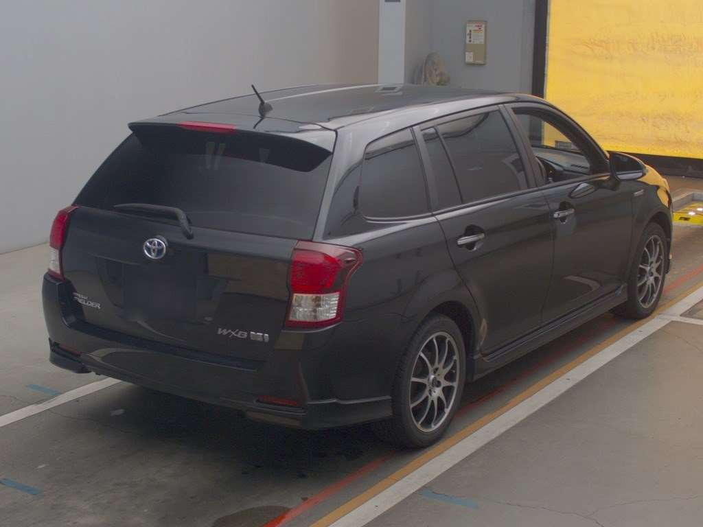 2014 Toyota Corolla Fielder NKE165G[1]