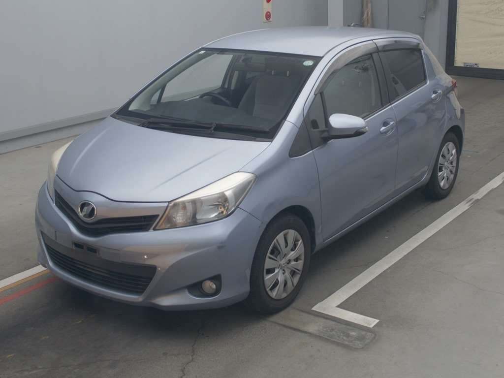 2011 Toyota Vitz NSP130[0]