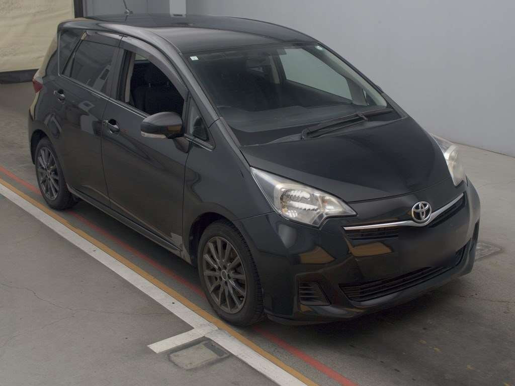 2010 Toyota Ractis NCP120[2]