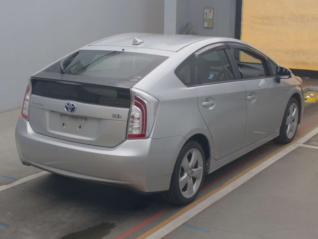 2012 Toyota Prius ZVW30[1]