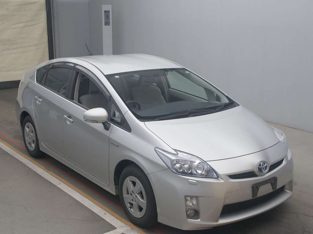 2011 Toyota Prius ZVW30[2]