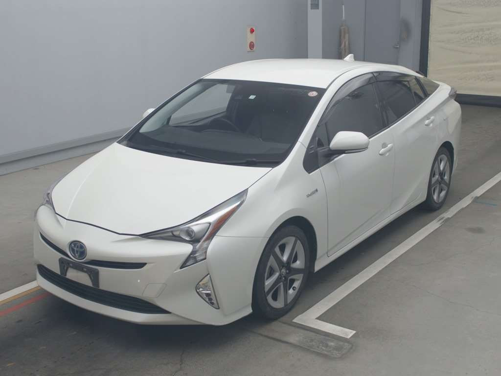 2015 Toyota Prius ZVW50[0]