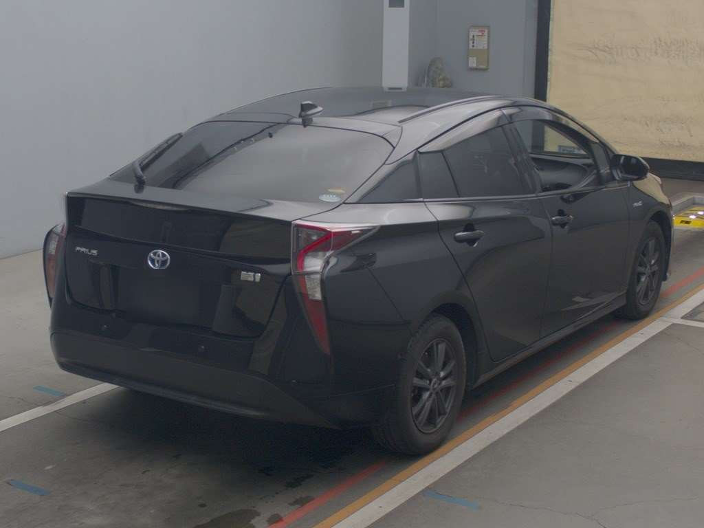 2018 Toyota Prius ZVW50[1]