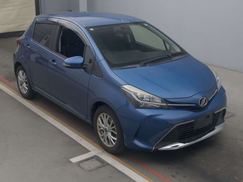 2015 Toyota Vitz NSP130[2]