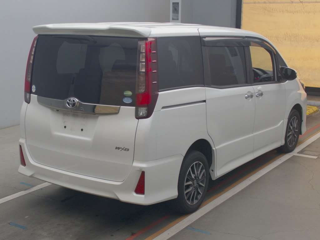 2017 Toyota Noah ZRR85W[1]