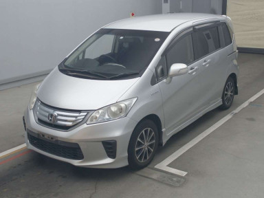 2014 Honda Freed hybrid