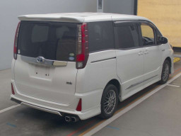 2016 Toyota Noah