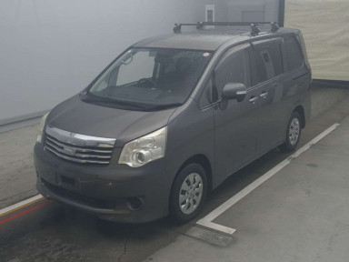 2011 Toyota Noah