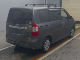 2011 Toyota Noah