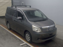 2011 Toyota Noah