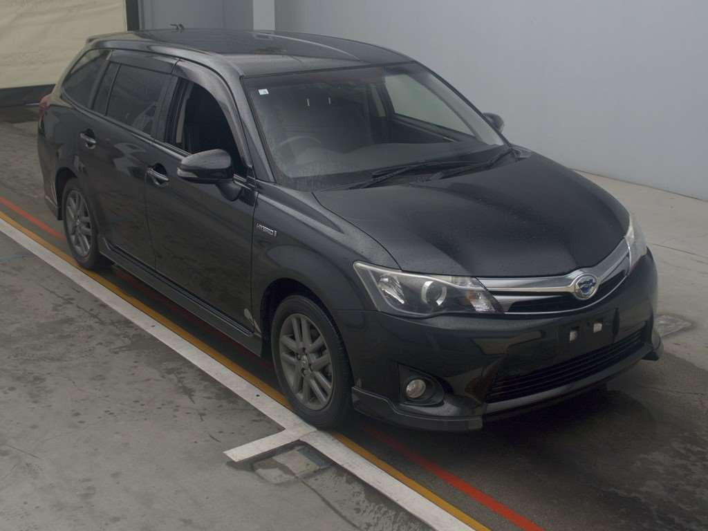 2014 Toyota Corolla Fielder NKE165G[2]