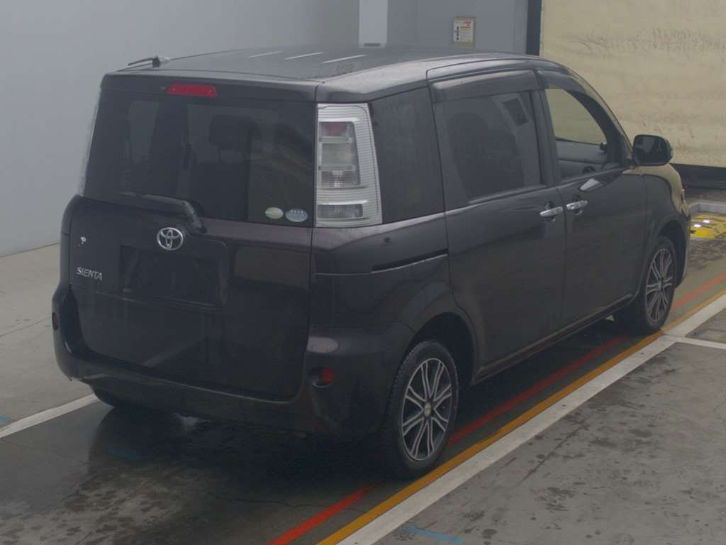 2012 Toyota Sienta NCP81G[1]