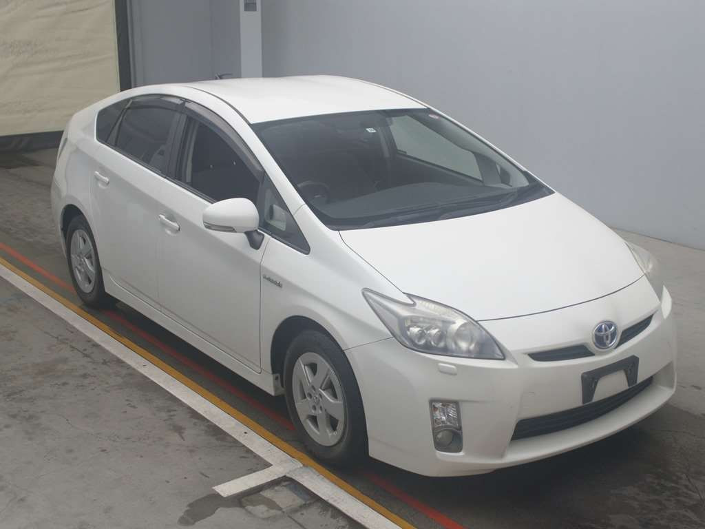 2011 Toyota Prius ZVW30[2]