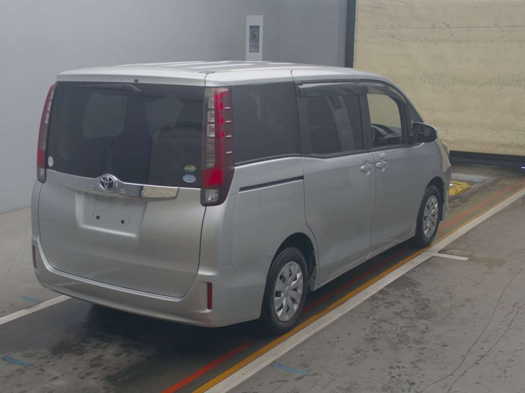 2014 Toyota Noah ZRR80G[1]