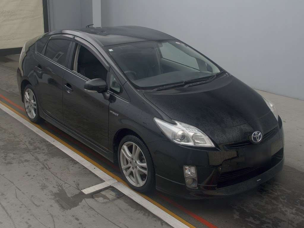 2010 Toyota Prius ZVW30[2]