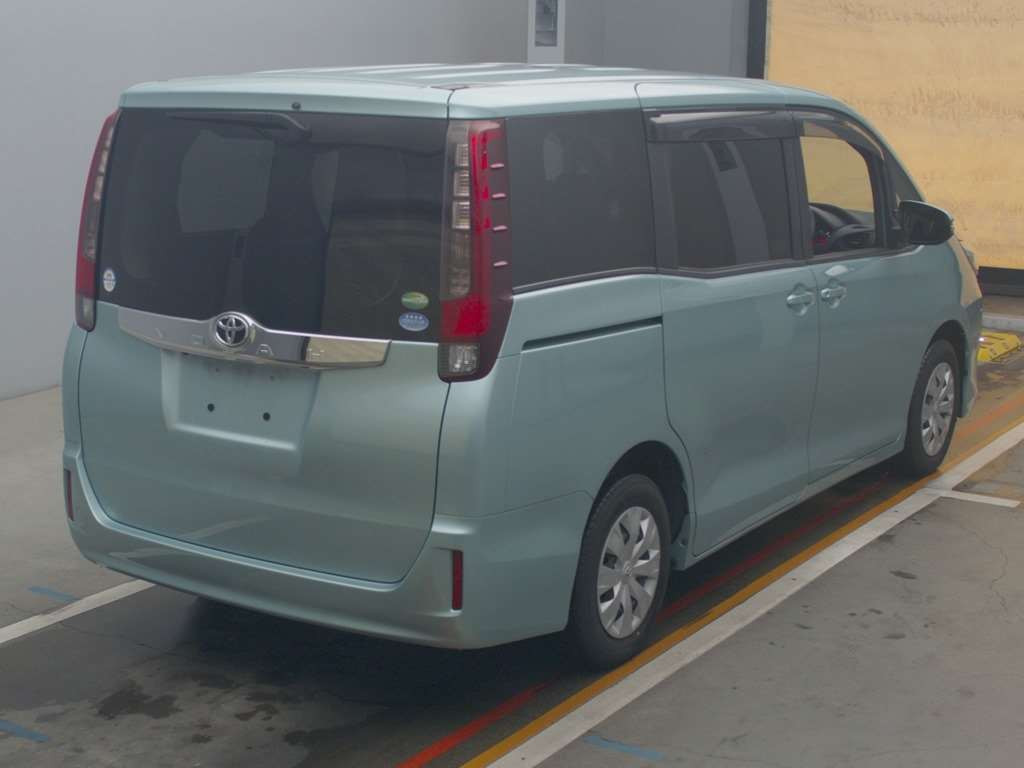 2014 Toyota Noah ZRR80G[1]