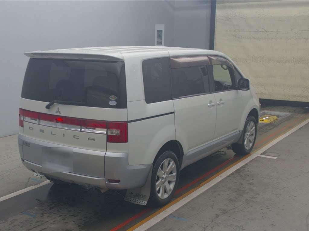 2009 Mitsubishi Delica D5 CV5W[1]