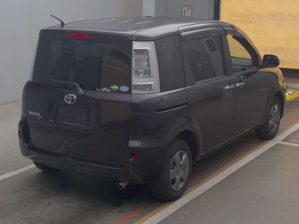 2012 Toyota Sienta NCP81G[1]