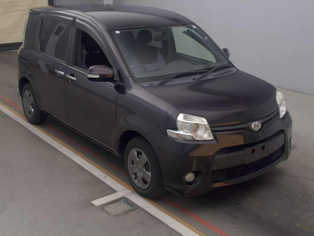 2012 Toyota Sienta NCP81G[2]