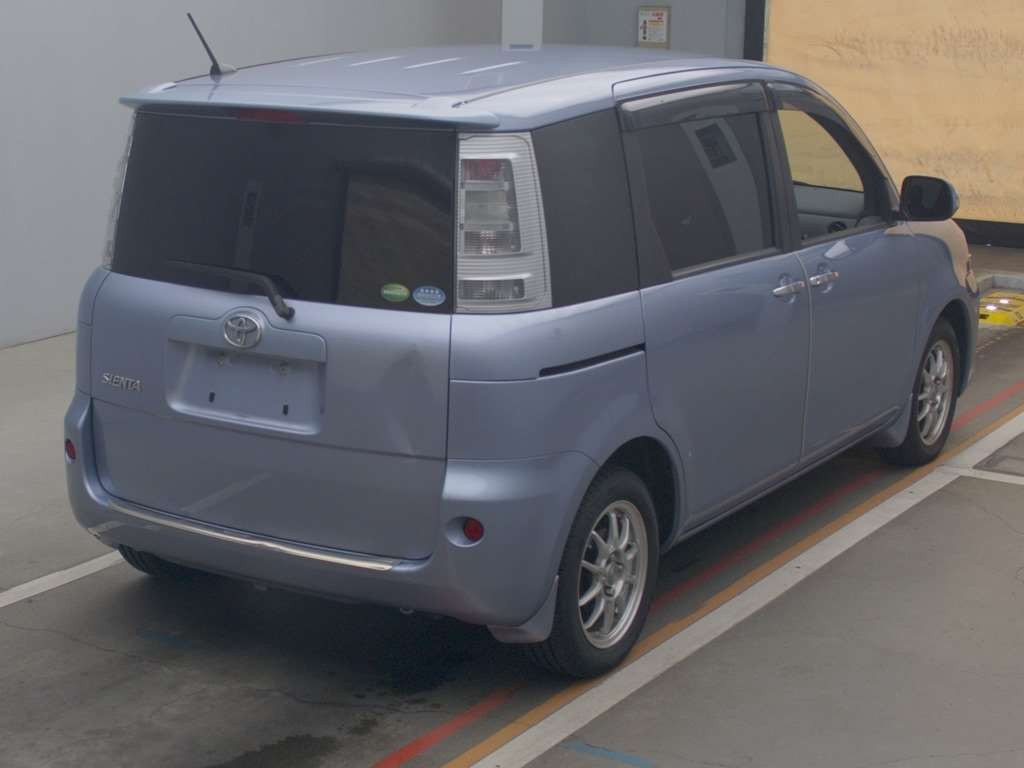 2012 Toyota Sienta NCP81G[1]