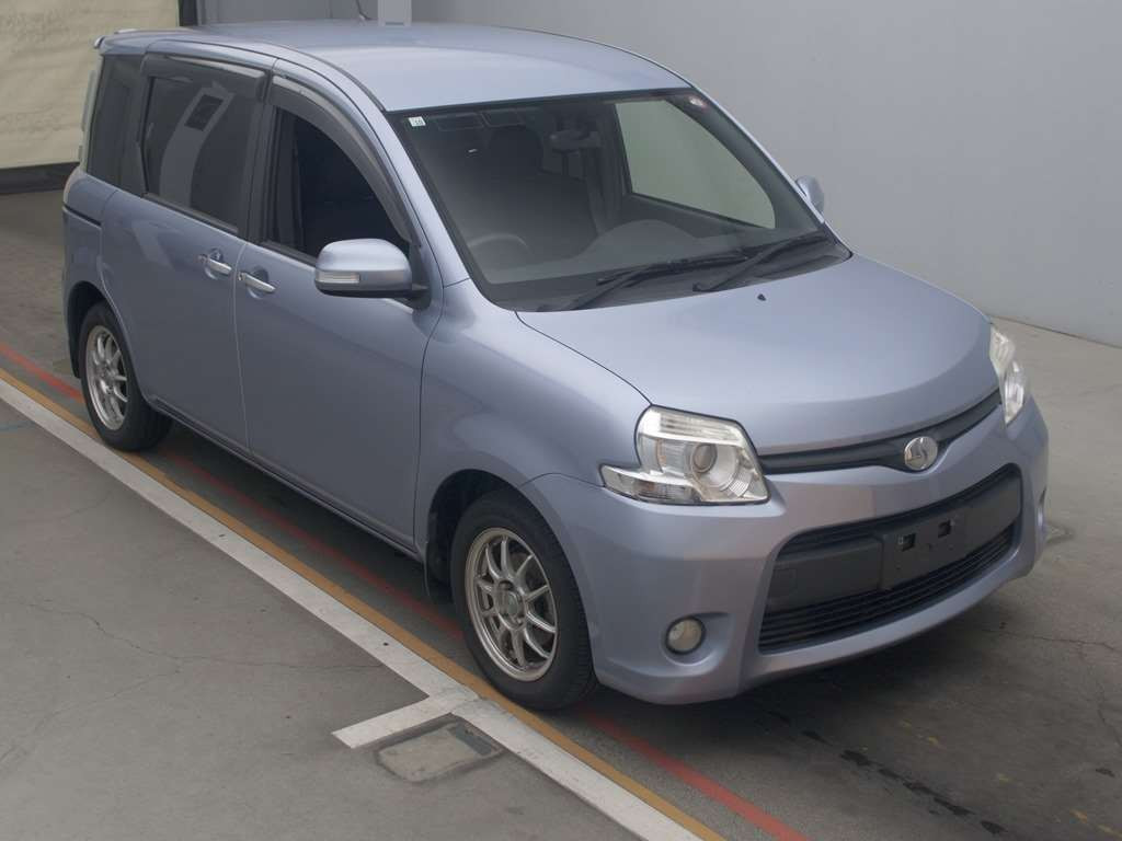 2012 Toyota Sienta NCP81G[2]