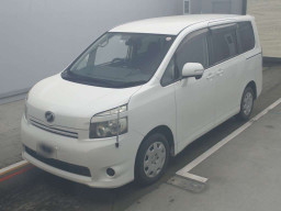 2009 Toyota Voxy