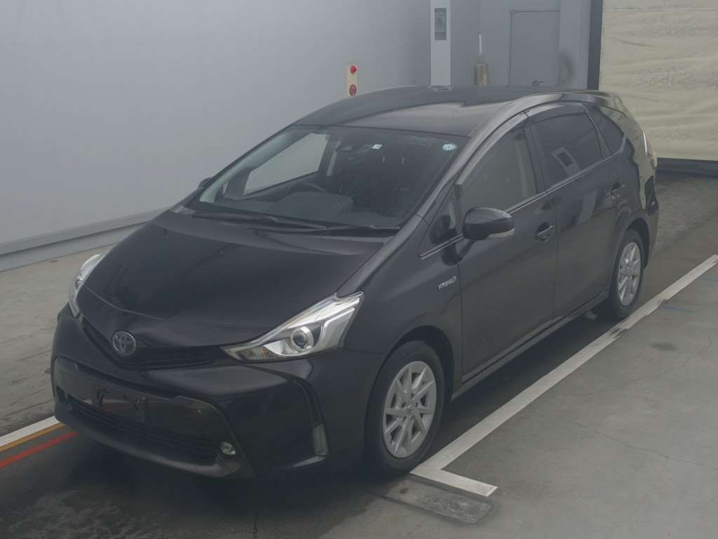 2019 Toyota Prius alpha ZVW41W[0]