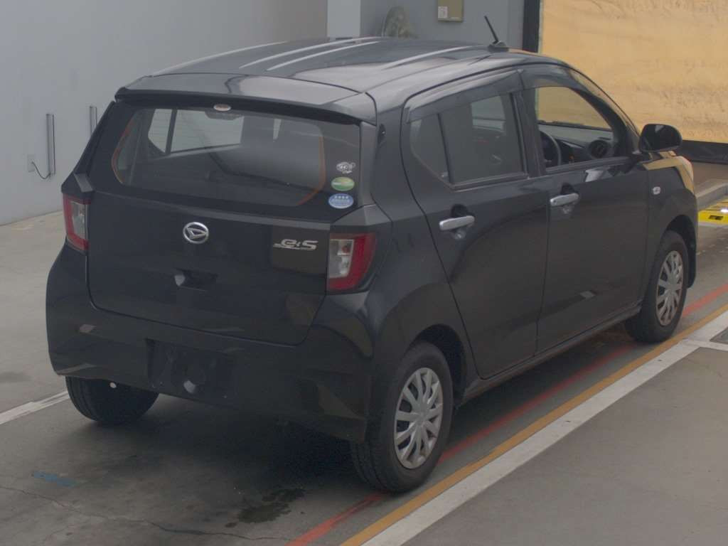 2018 Daihatsu Mira es LA350S[1]