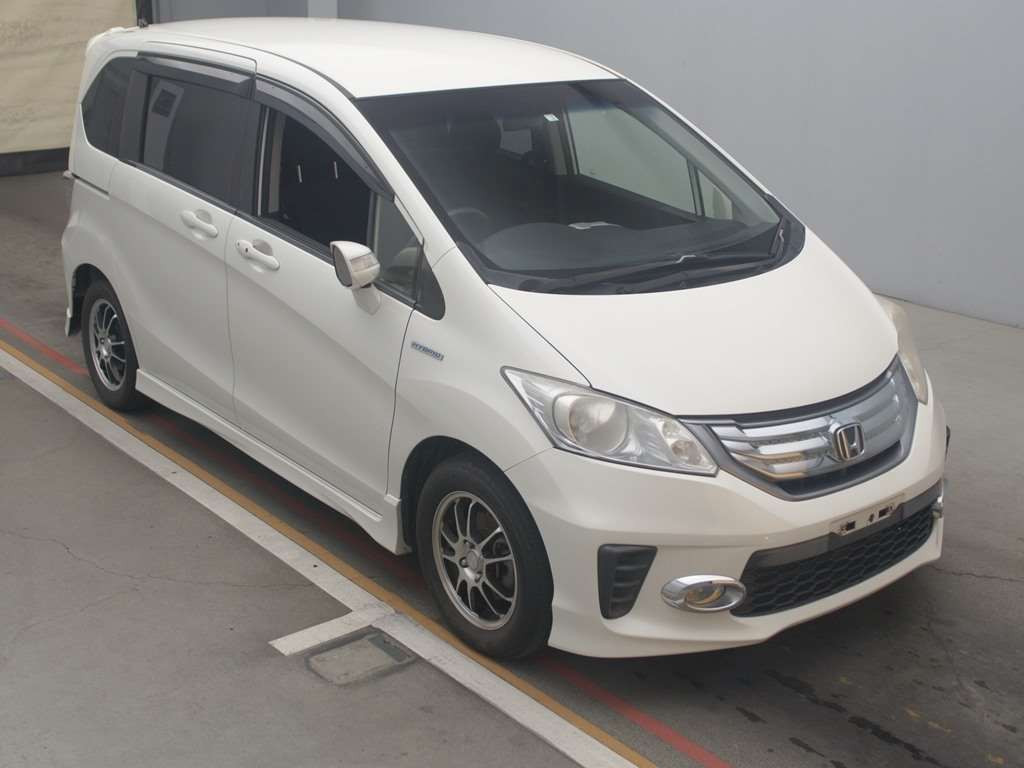 2012 Honda Freed hybrid GP3[2]