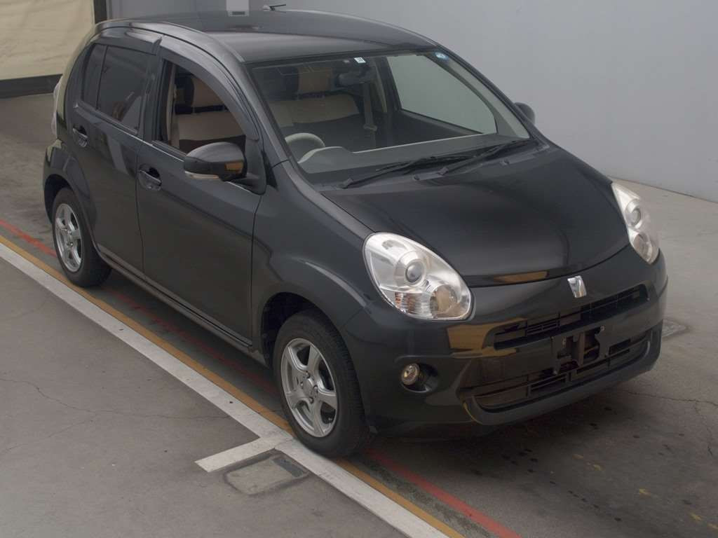 2011 Toyota Passo KGC30[2]