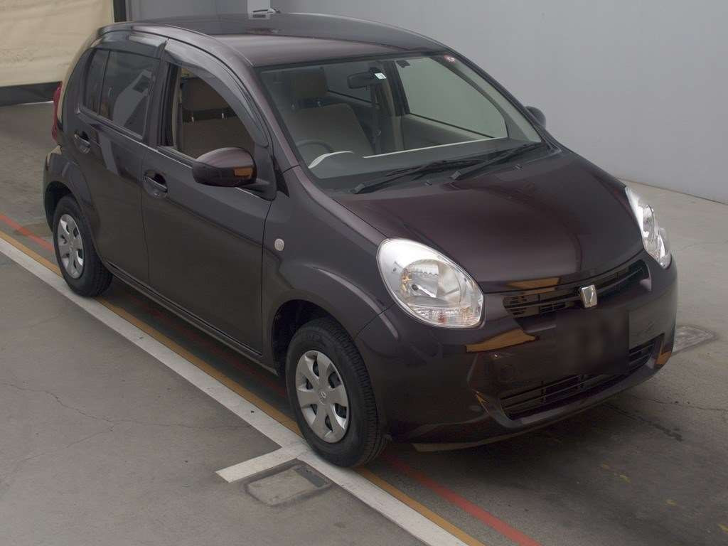 2012 Toyota Passo KGC30[2]