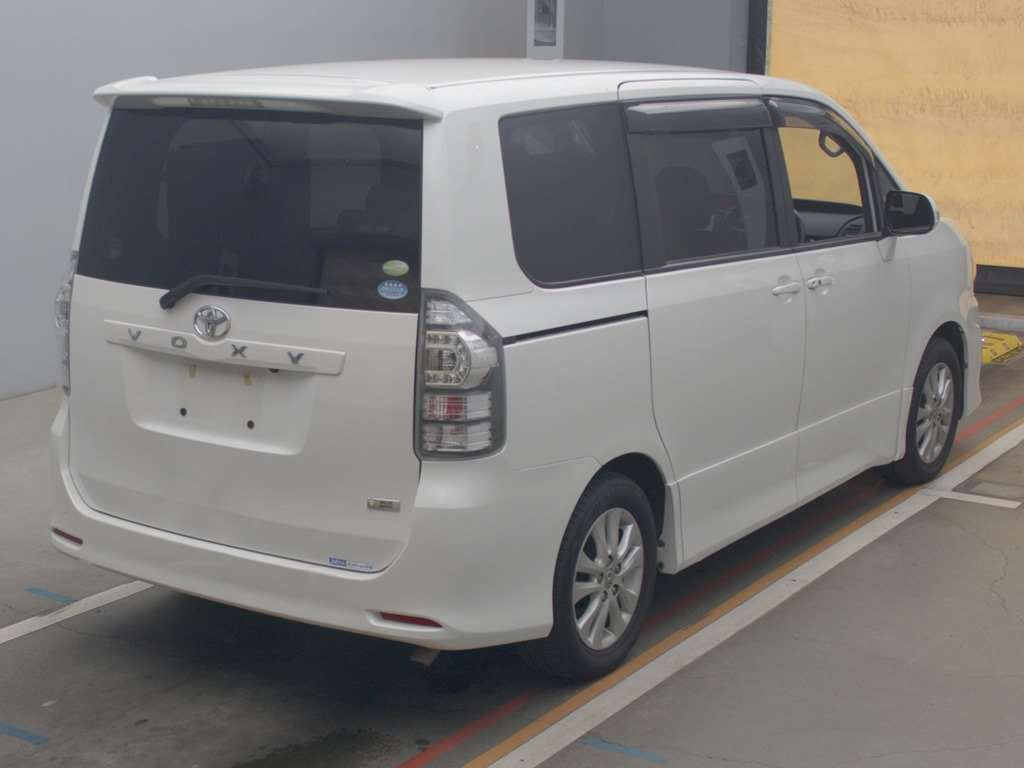 2010 Toyota Voxy ZRR70W[1]