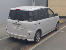 2004 Toyota Sienta