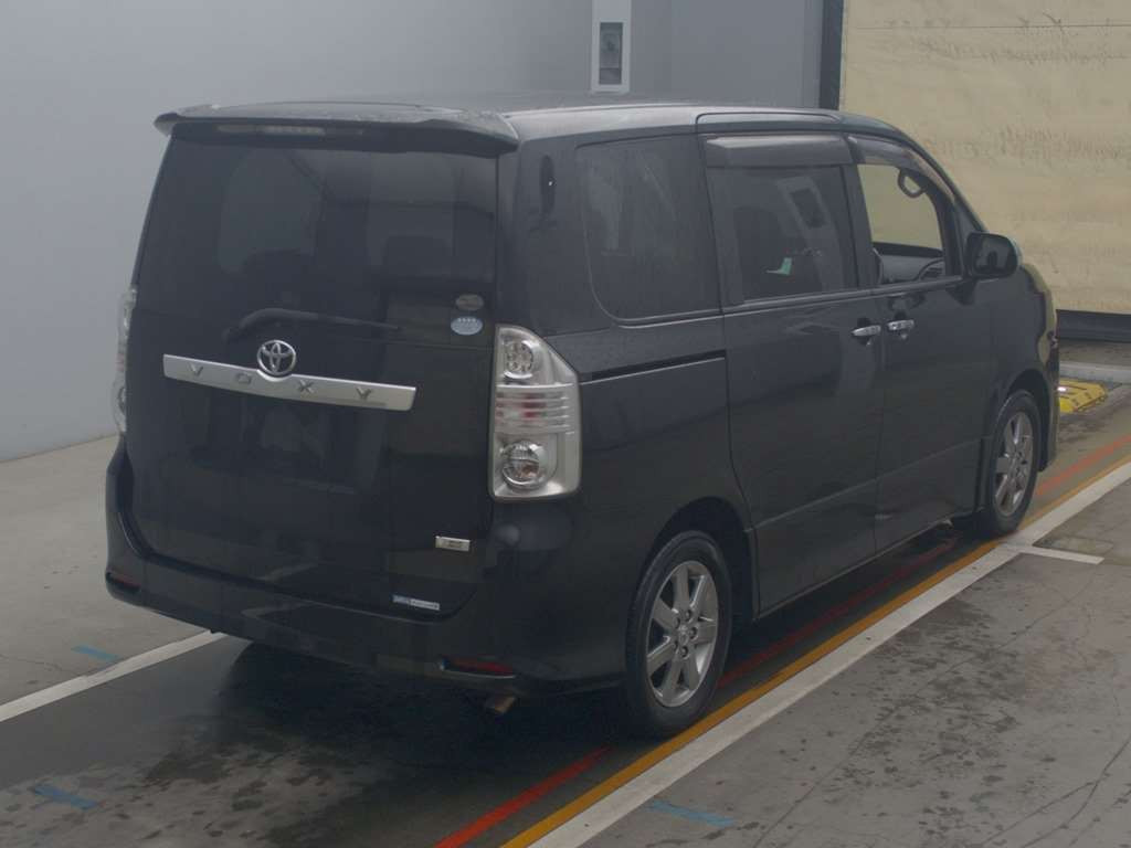 2009 Toyota Voxy ZRR70W[1]