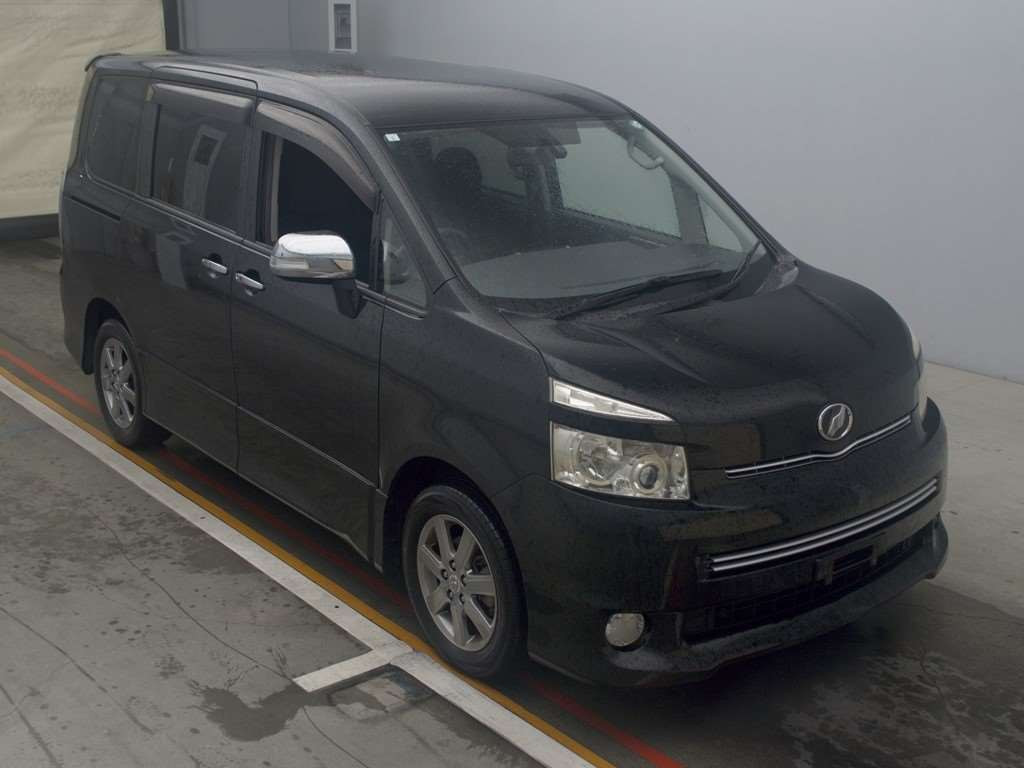 2009 Toyota Voxy ZRR70W[2]