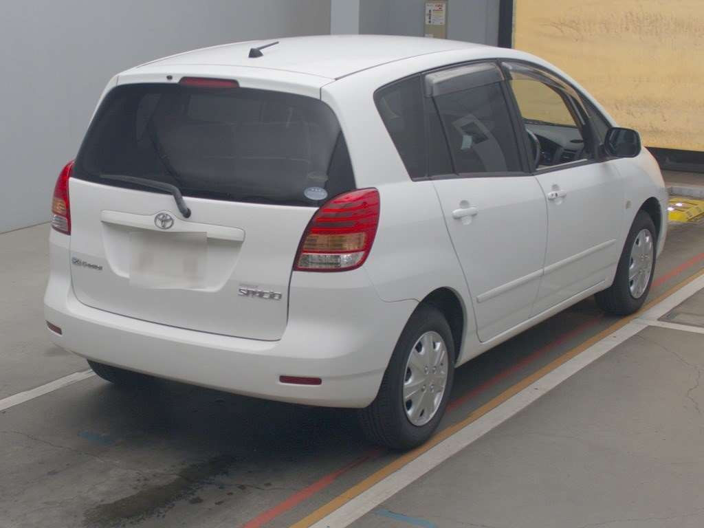 2005 Toyota Corolla Spacio NZE121N[1]