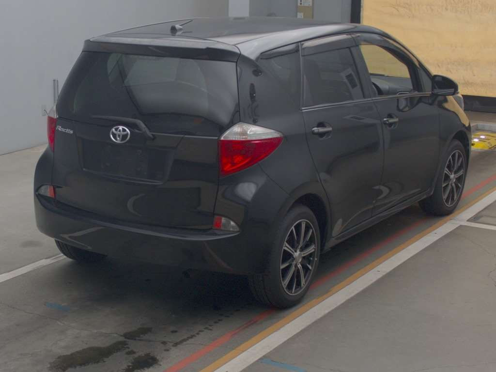 2011 Toyota Ractis NSP120[1]