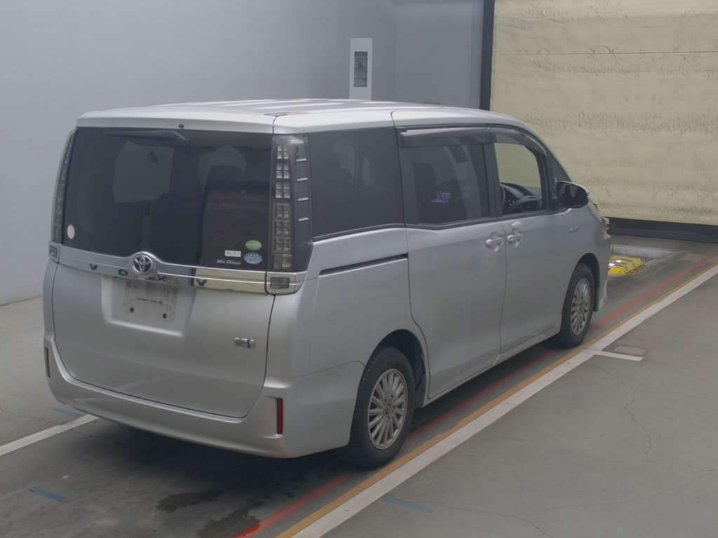 2014 Toyota Voxy ZWR80G[1]