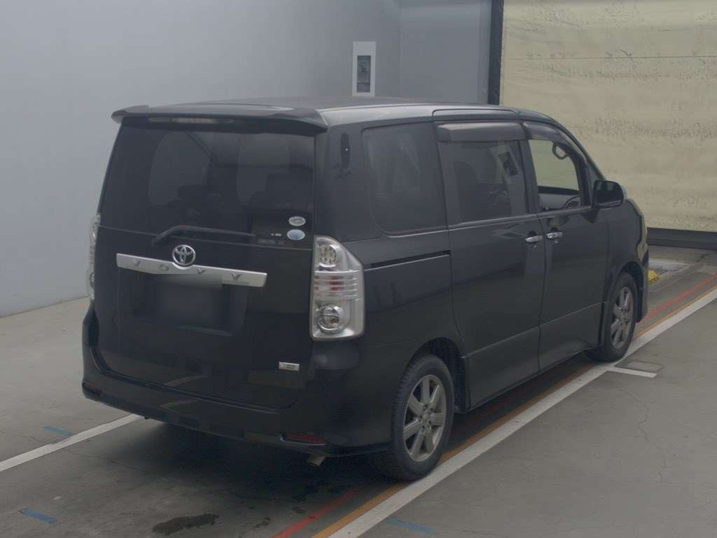 2009 Toyota Voxy ZRR70W[1]