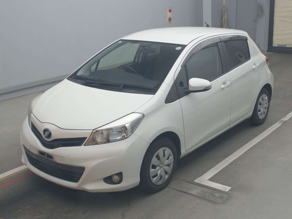 2013 Toyota Vitz NSP130[0]