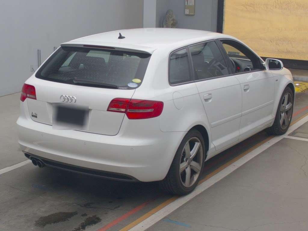 2012 Audi A3 8PCAX[1]