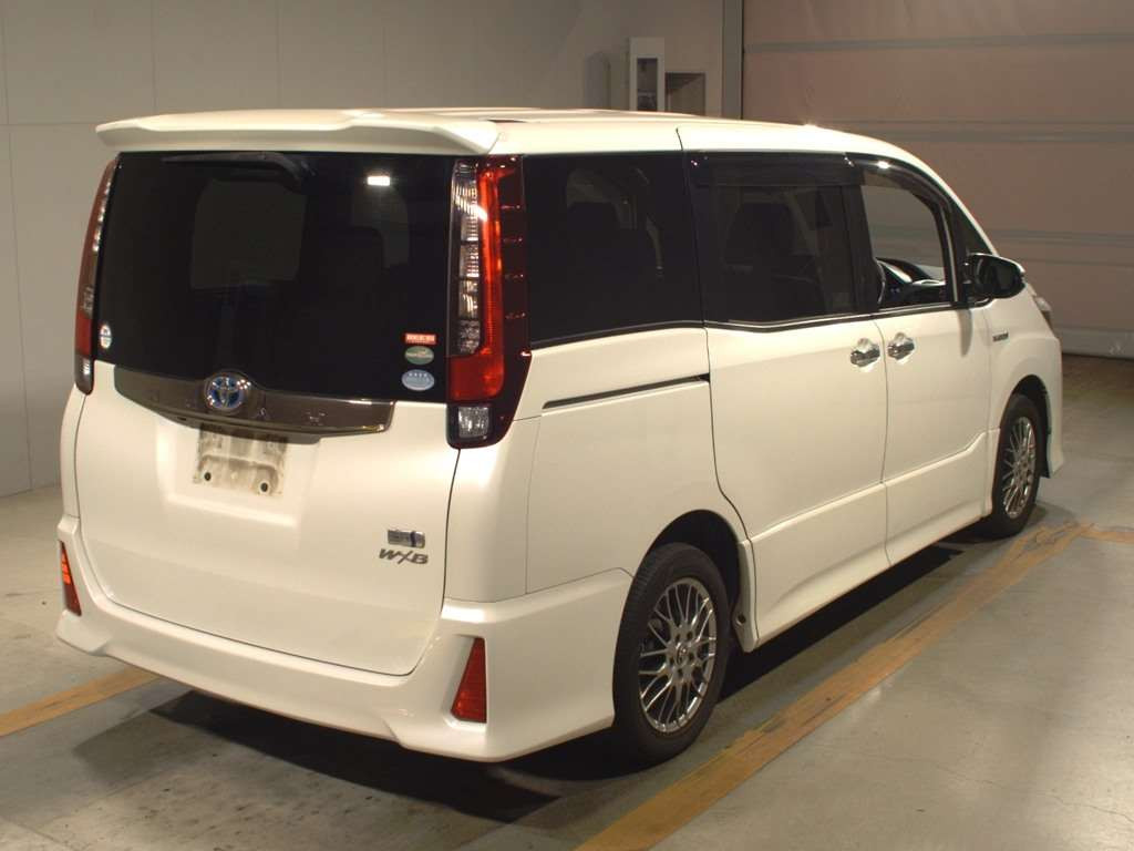 2017 Toyota Noah ZWR80W[1]