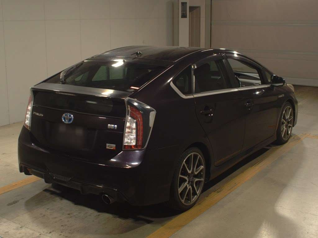 2013 Toyota Prius ZVW30[1]