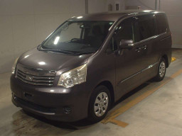 2010 Toyota Noah