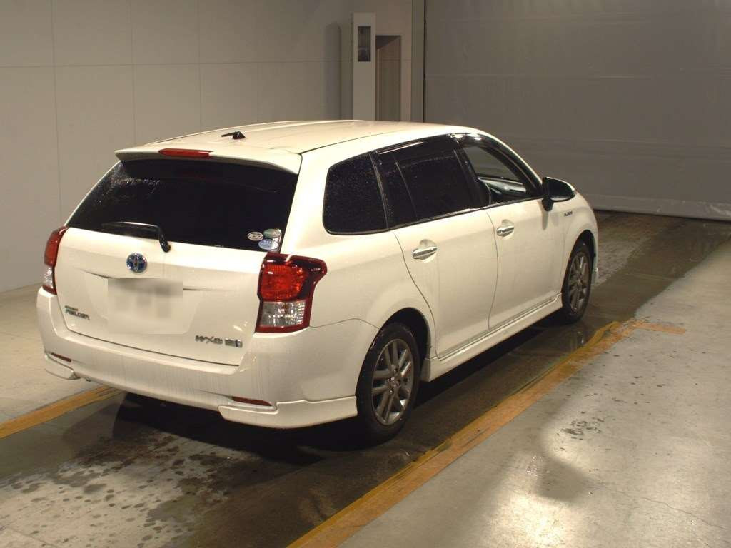 2015 Toyota Corolla Fielder NKE165G[1]