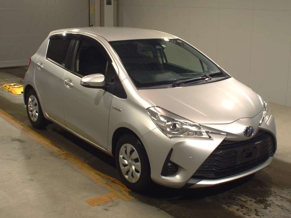 2019 Toyota Vitz NHP130[2]