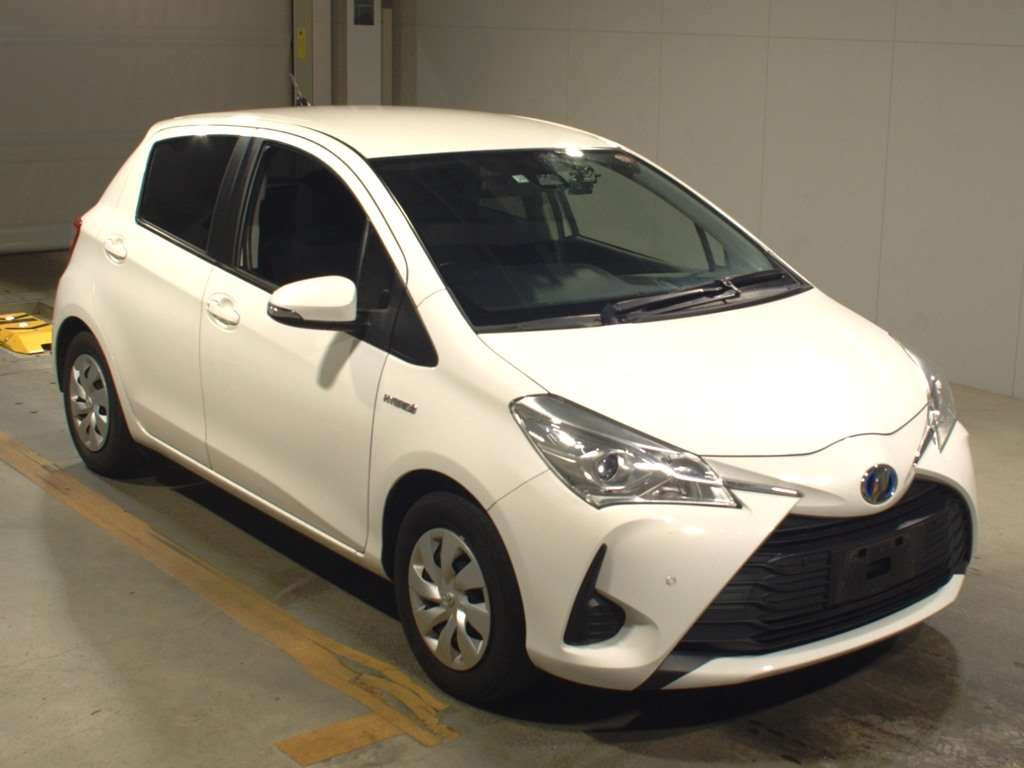 2019 Toyota Vitz NHP130[2]