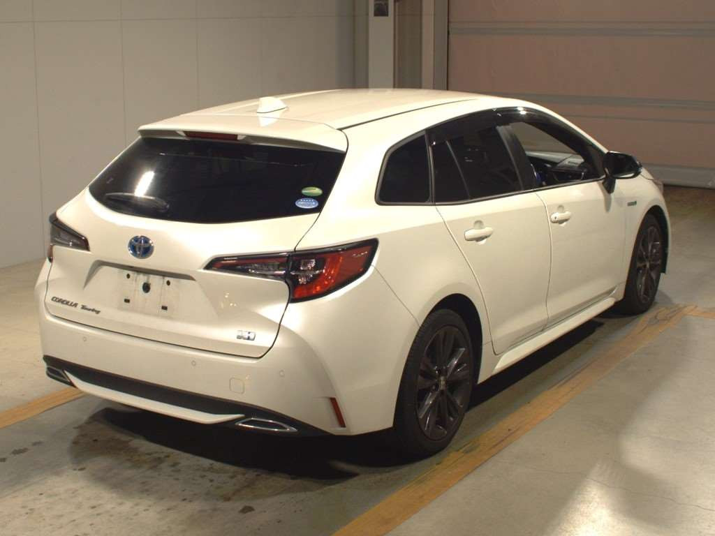 2019 Toyota Corolla Touring Wagon ZWE211W[1]