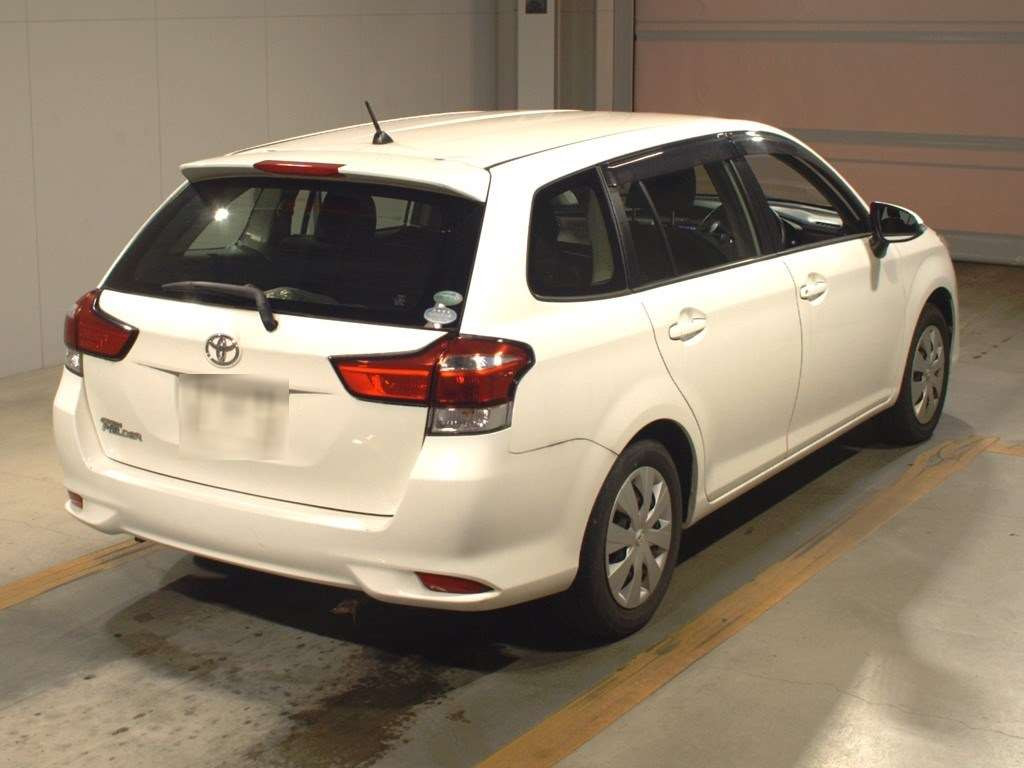 2015 Toyota Corolla Fielder NRE161G[1]